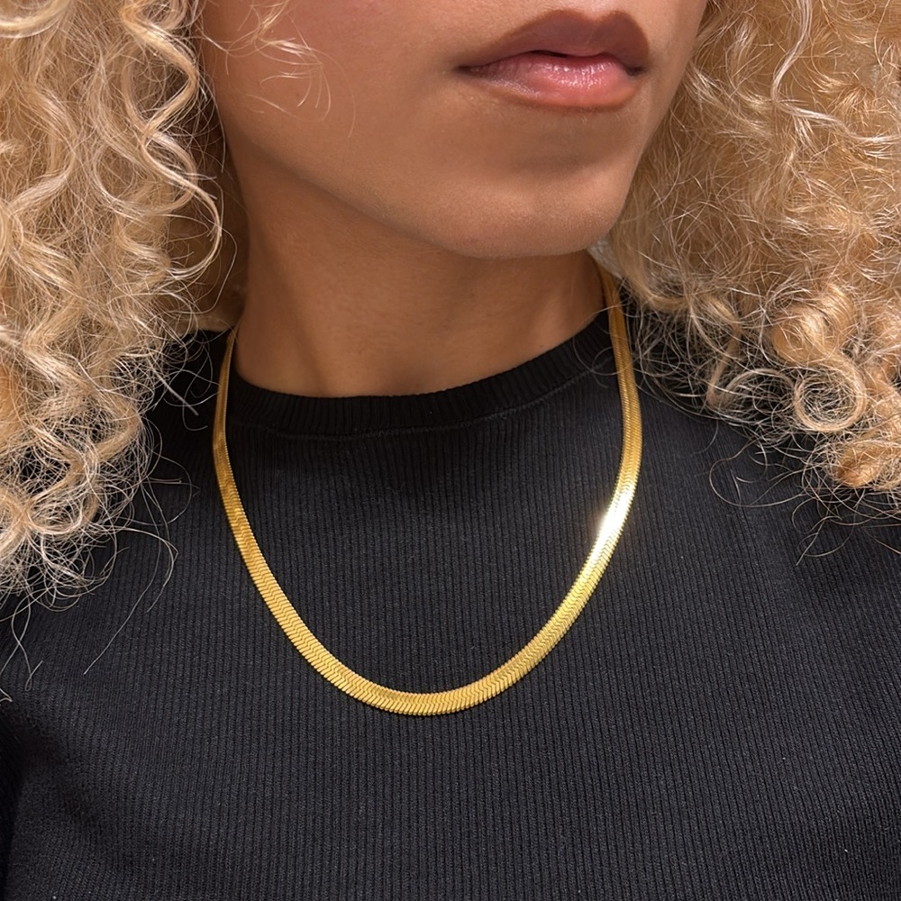 Gold chain - Picture 3 of 5